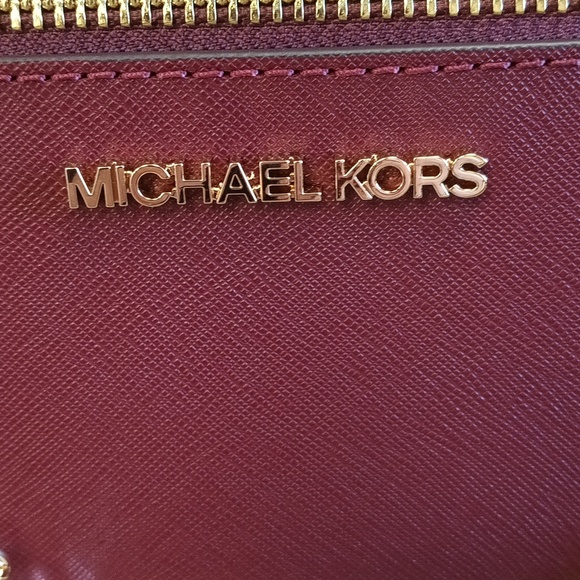 MICHAEL KORS Jet Set Large Saffiano Leather Crossbody Bag - Picture 7 of 10